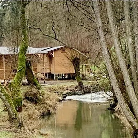 Chalet Tiny-river